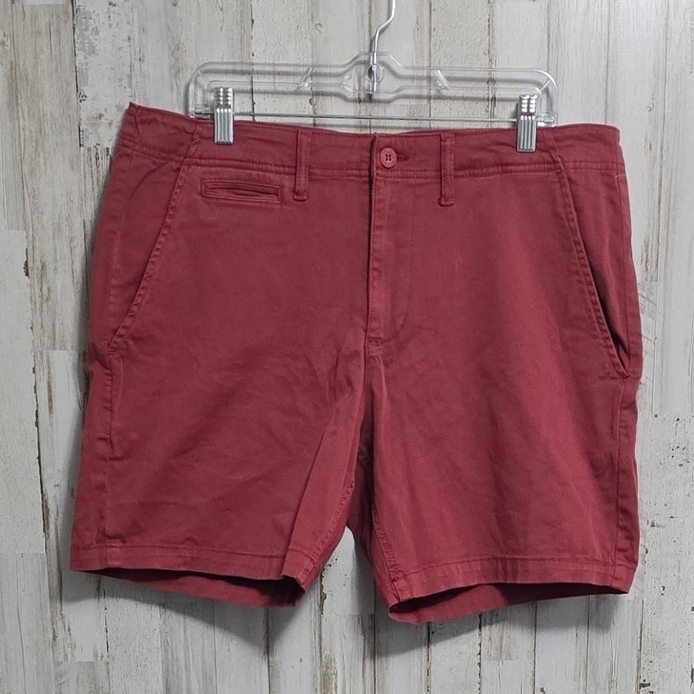 Sun + Stone Faded Red Flat Front Shorts 5 Pocket Design Men's Size 36